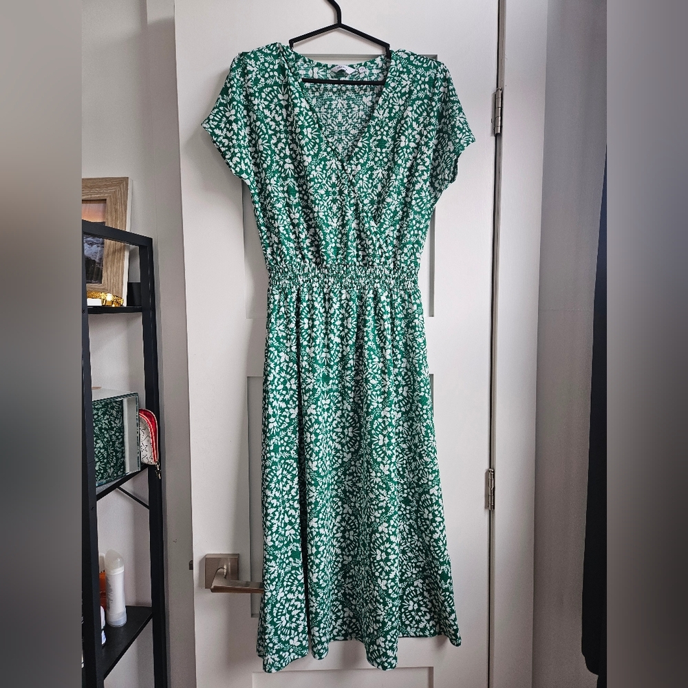 Reitmans Green Floral V-Neck Maxi Dress
